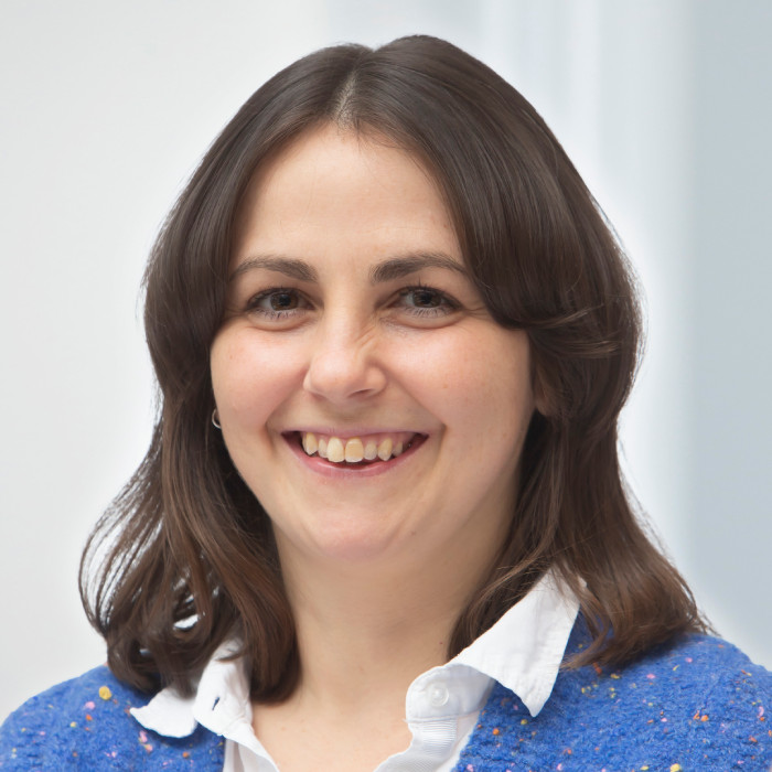Dr Sina Steele